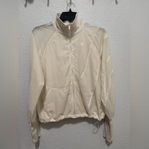 Lululemon light weight active white  Jacket Sz6 MSRP:$168